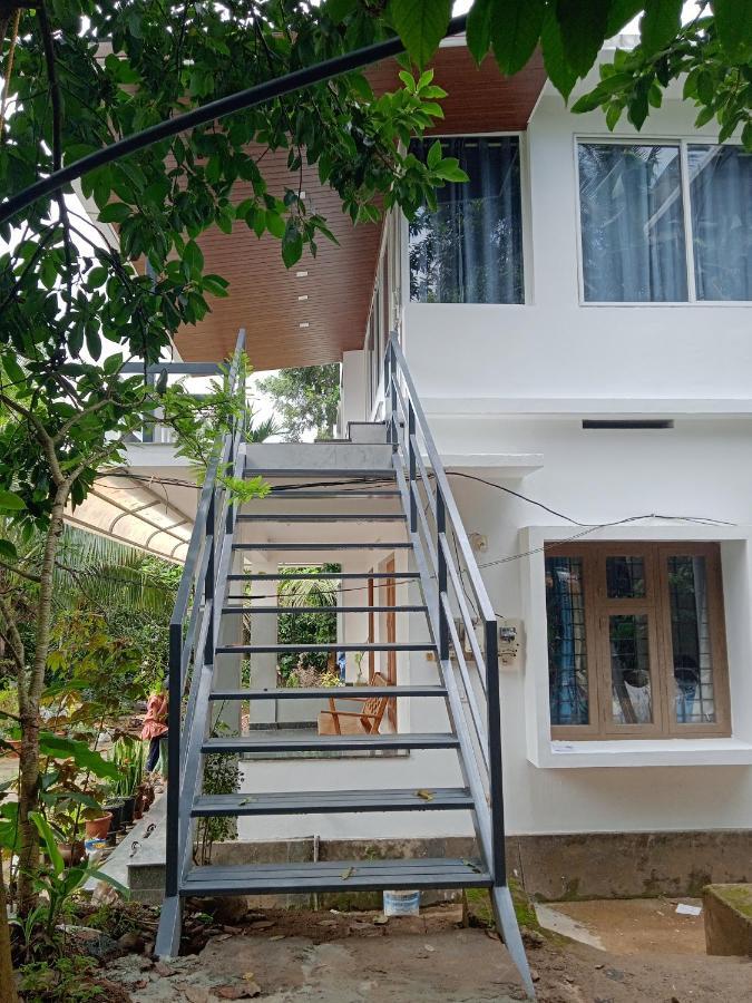 High Shine Homestay Meppādi المظهر الخارجي الصورة